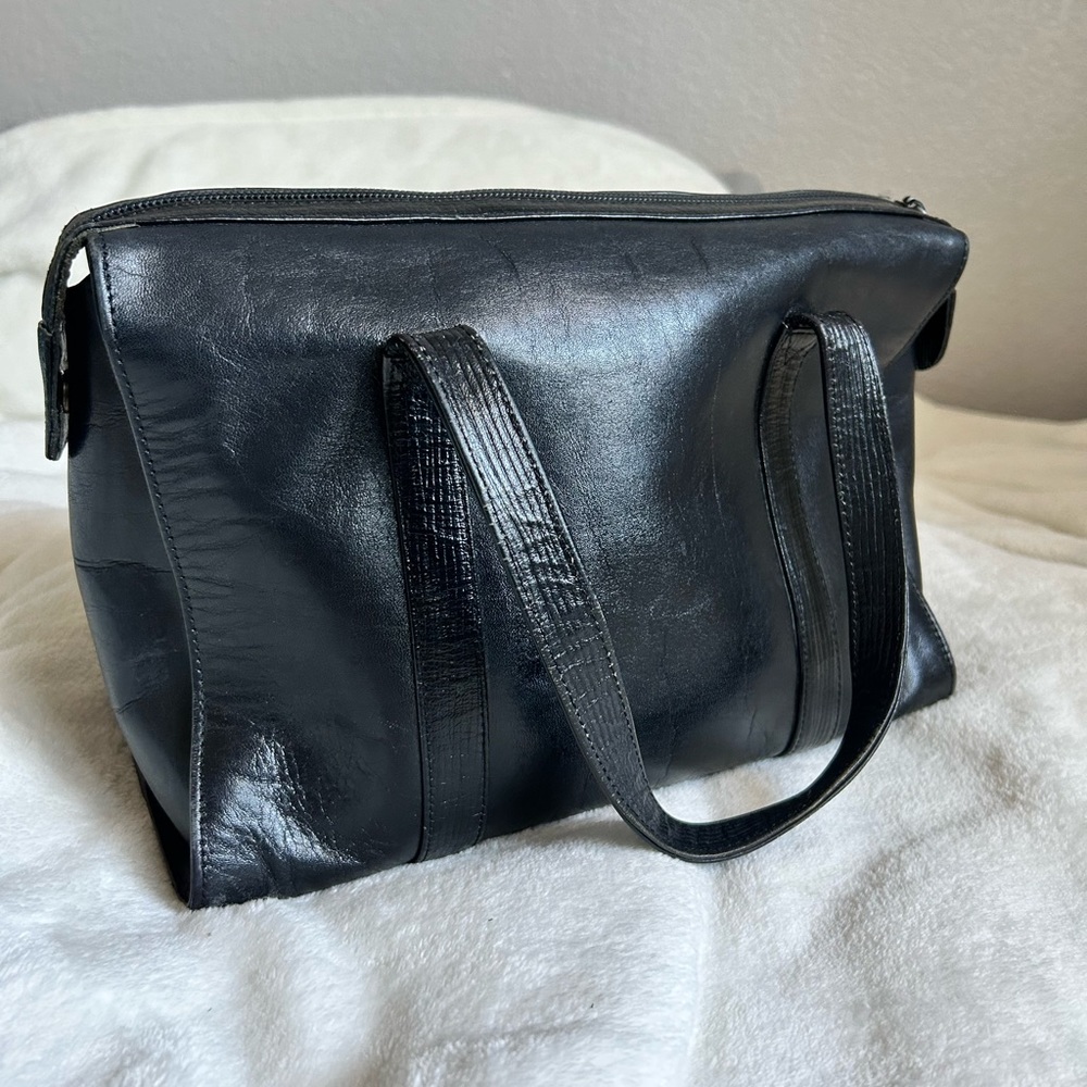 Black leather Liz Claiborne handbag